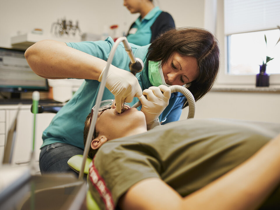 Wie Bleiben Meine Zaehne Beim Tragen Von Alignern Hygienisch Gepflegt